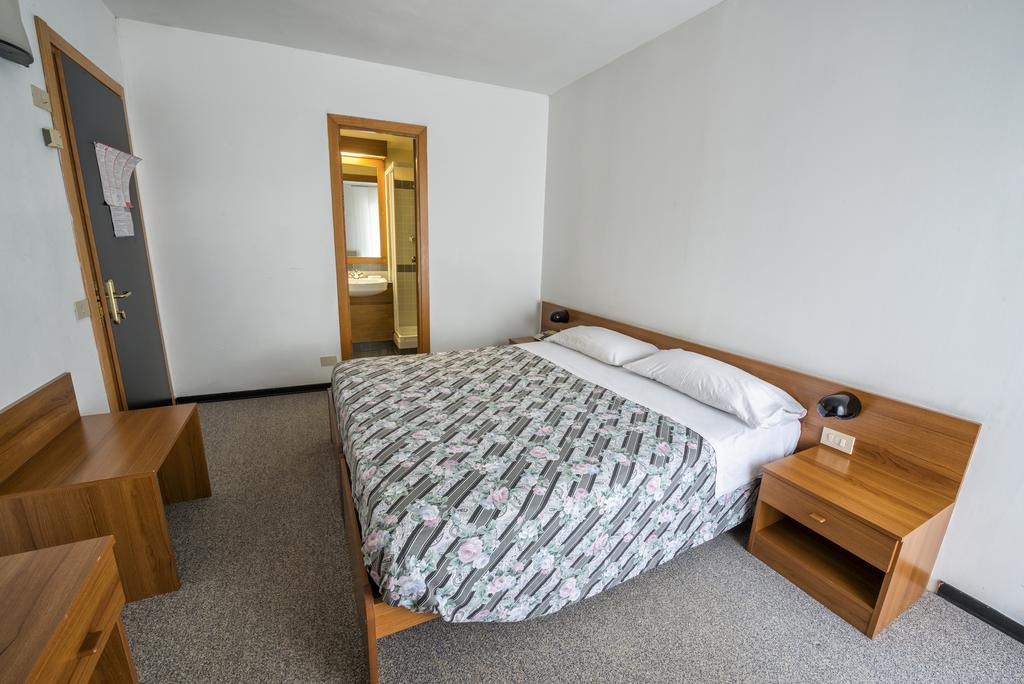 Hotel Drago Mezzocorona Oda fotoğraf